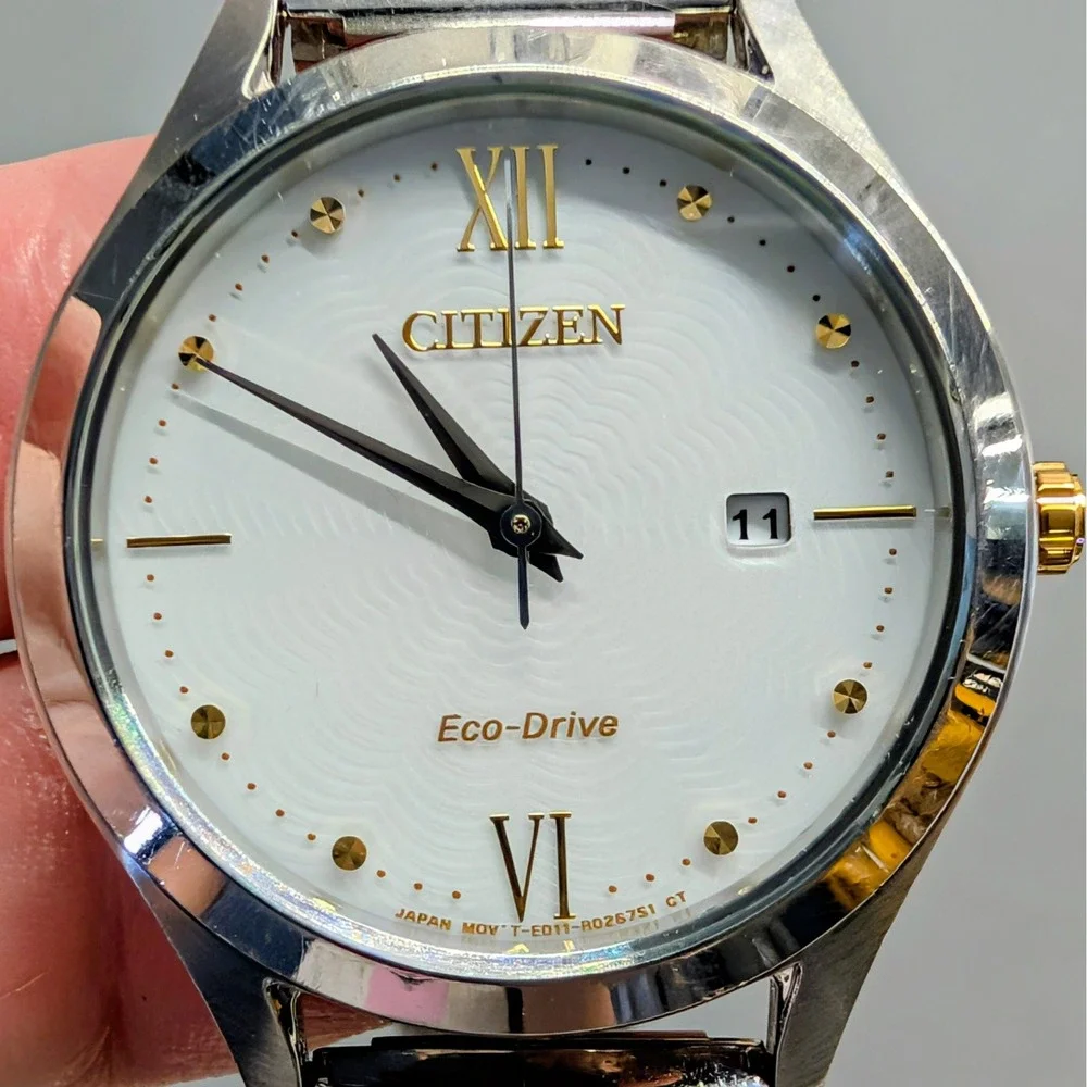 Citizen Chandler Watch Eco-Drive E011-R011723 Pearlescent White New Capacitor